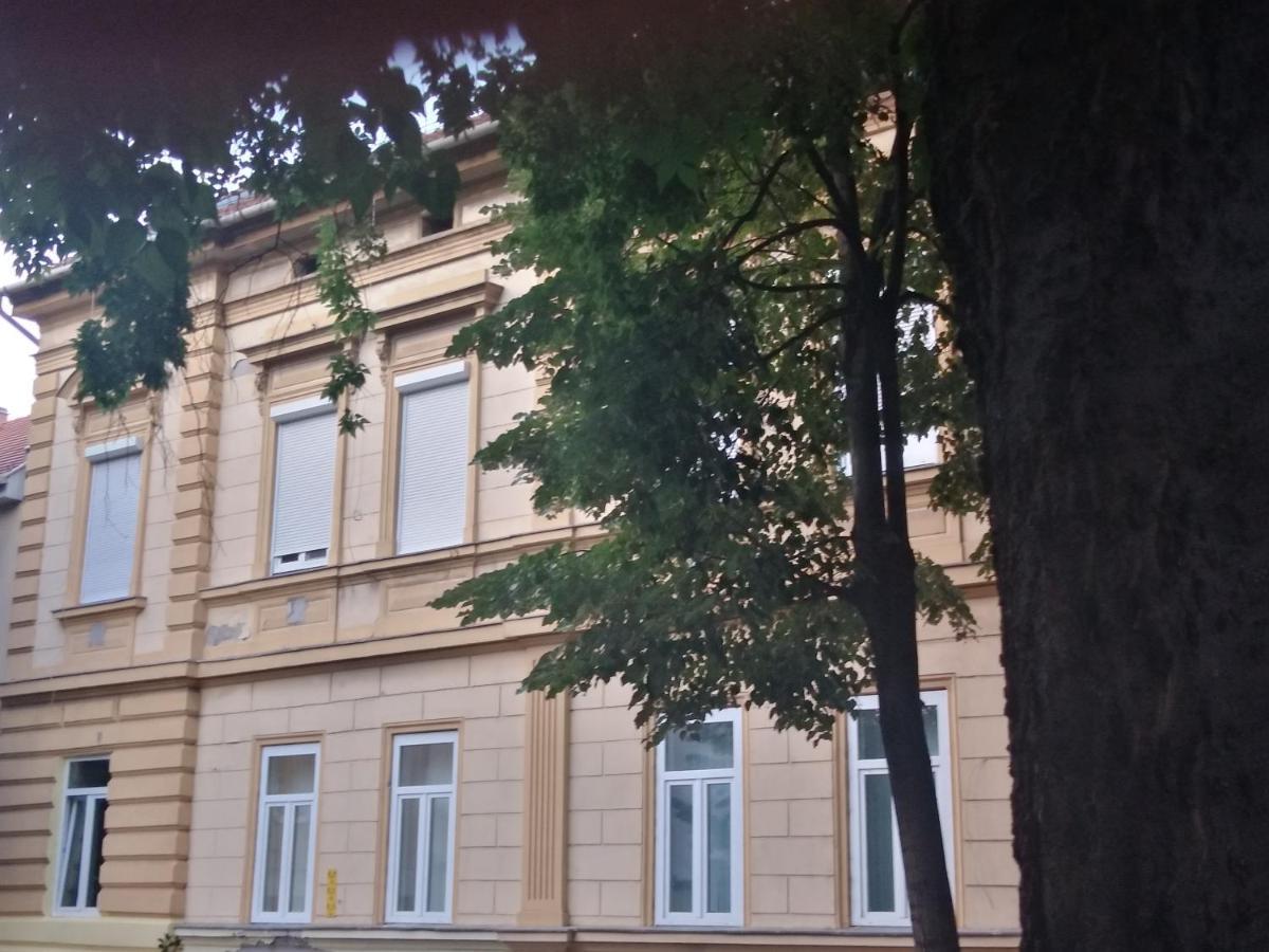 Napfeny Apartman Szeged Exteriör bild